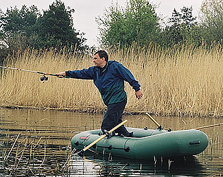 Надувная гребная лодка для рыбака-новичка